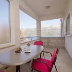 Mirna Korčula