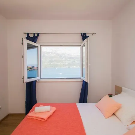 Apartment Mirna