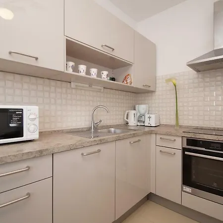 アパート Mirna コルチュラ