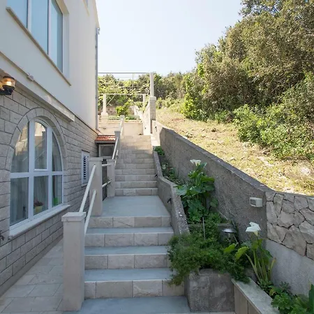 Mirna アパート コルチュラ