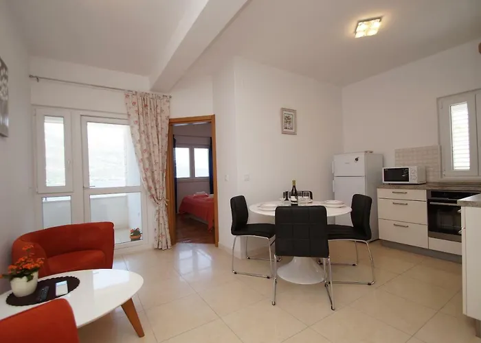 Mirna דירה קורצולה