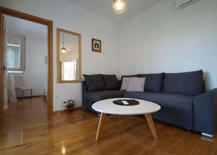 Mirna דירה קורצולה