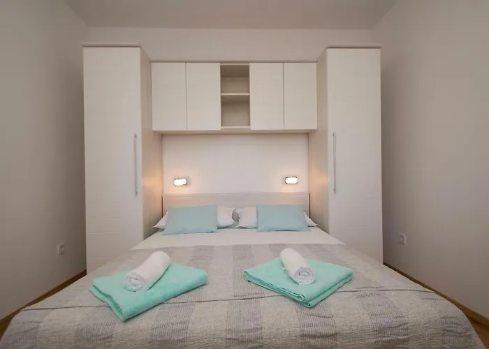 Mirna דירה קורצולה