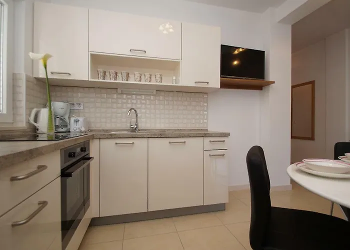 Mirna קורצולה