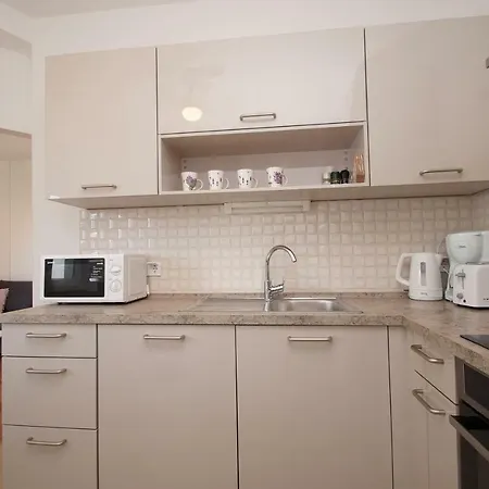 Mirna 公寓 科尔丘拉