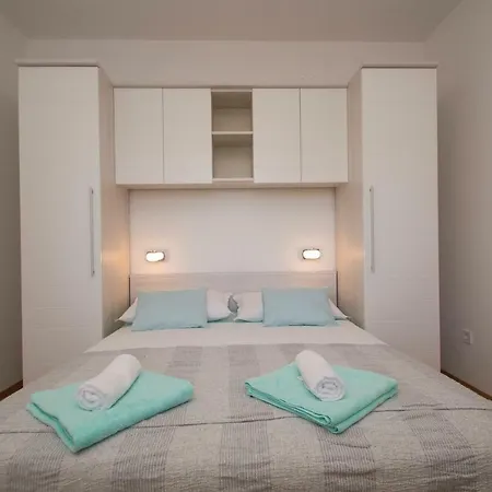 Mirna 公寓 科尔丘拉